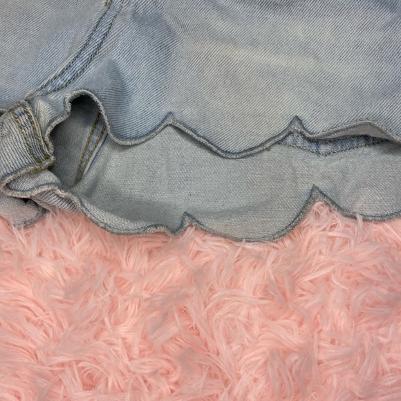 Cut out booty shorts - Picture 3 of 5